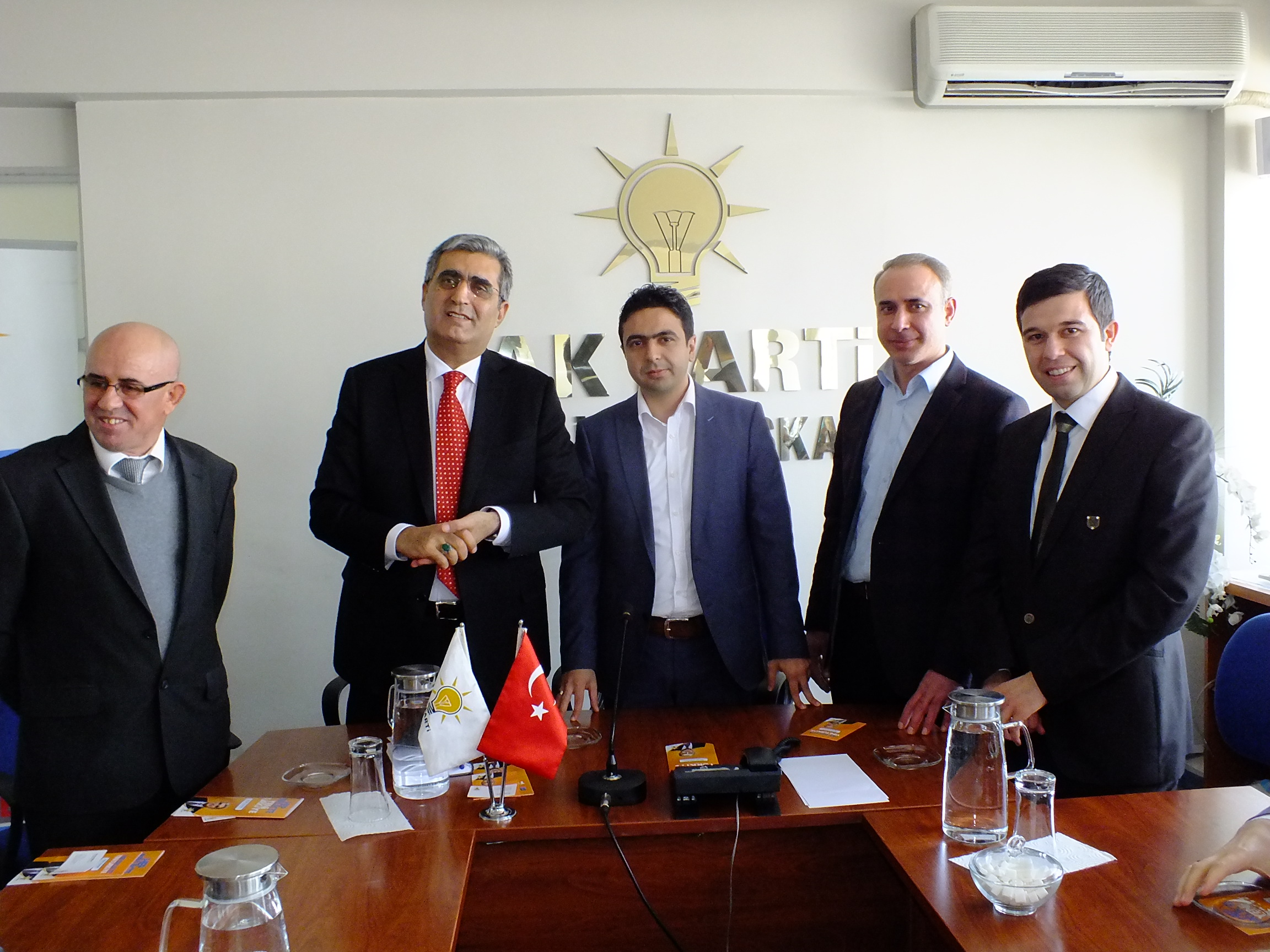 Recep  Konuk  İlçe Teşkilatına Ziyarette Bulundu.