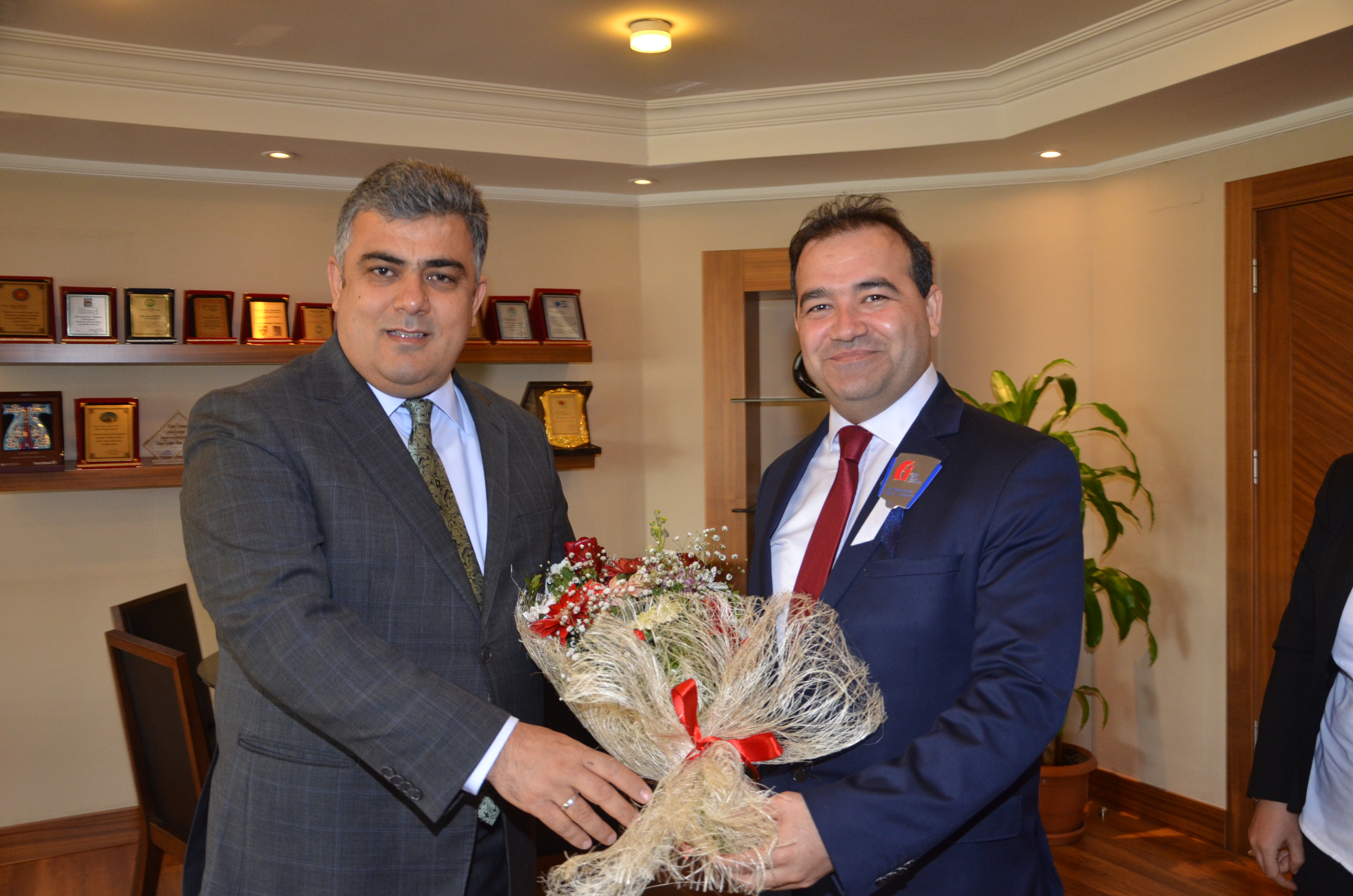 Vergi Dairesinden Başkan Özgüven’e Ziyaret