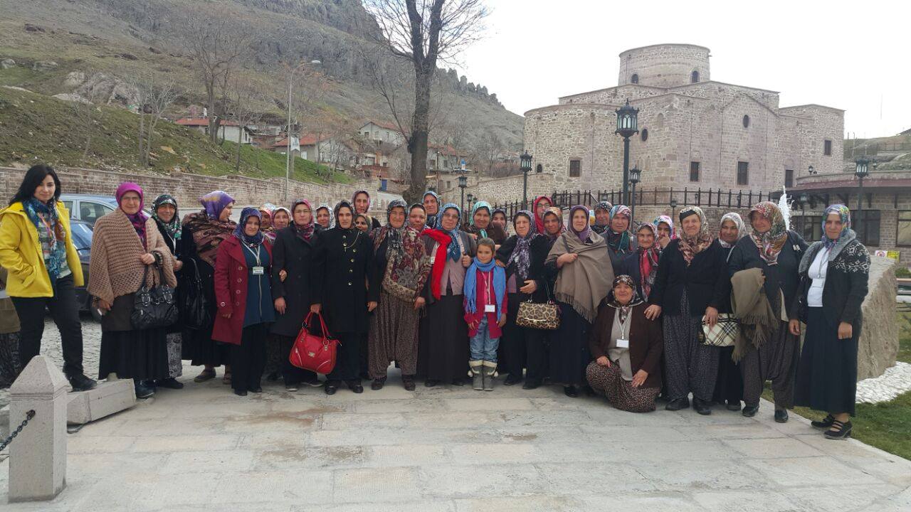Taşra Mahallesindeki Kültür Gezisi Yolcuları Konya’ya Uğurlandı