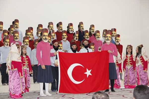 ŞAHİKA KOLEJİNDE AKİFLER YETİŞİYOR