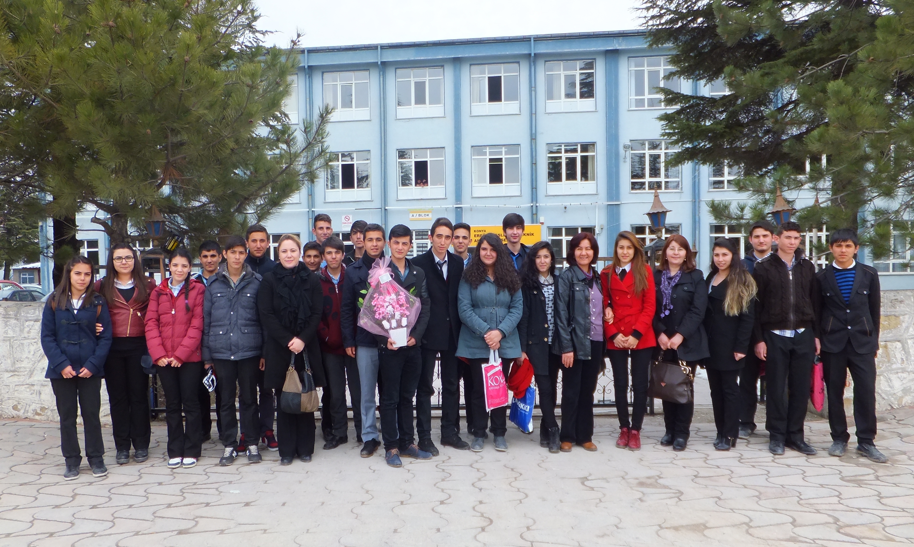 YAŞLILARIMIZI UNUTMADILAR...