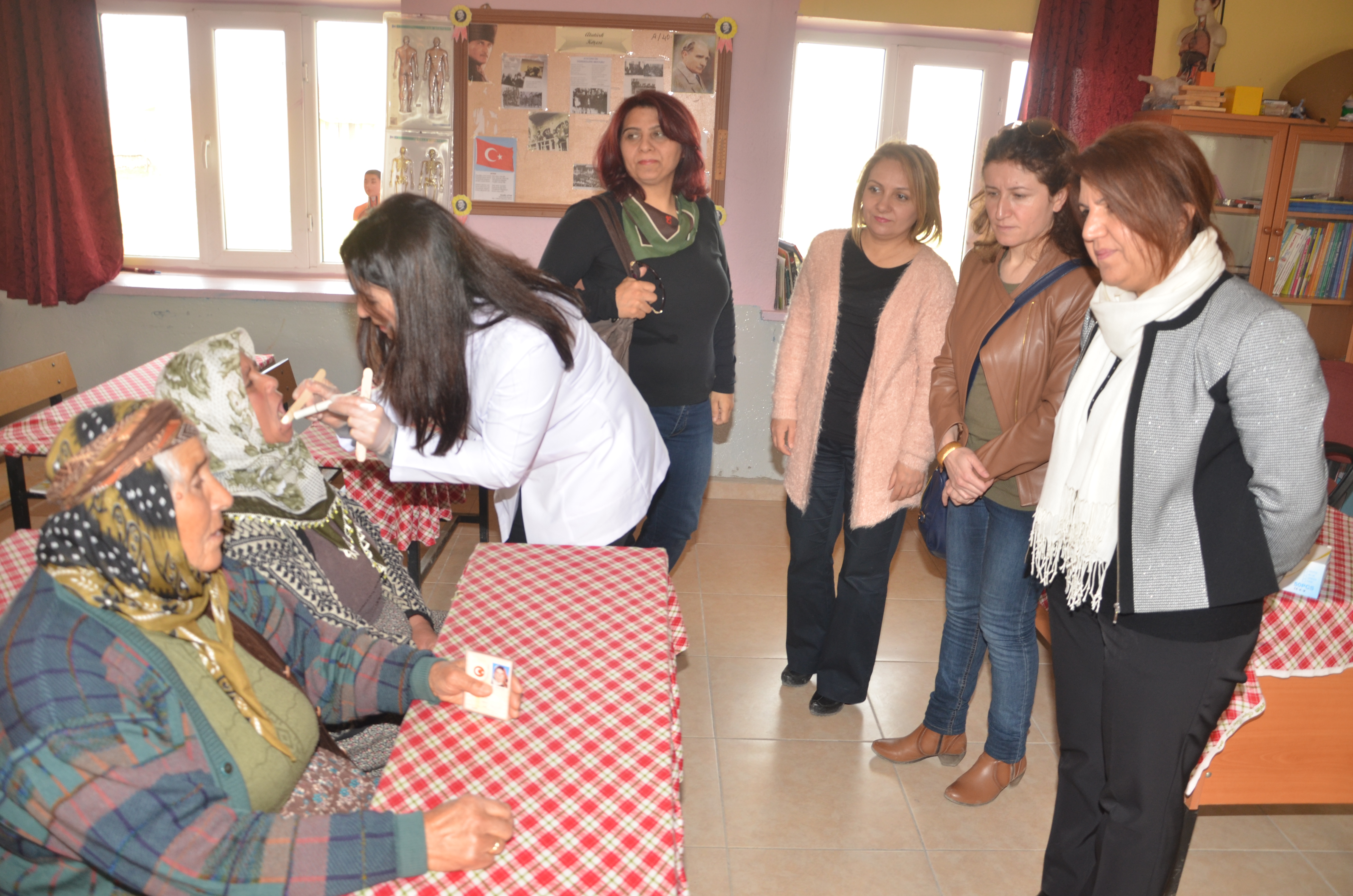 Kadınlara Yönelik Diş Taraması Devam Ediyor