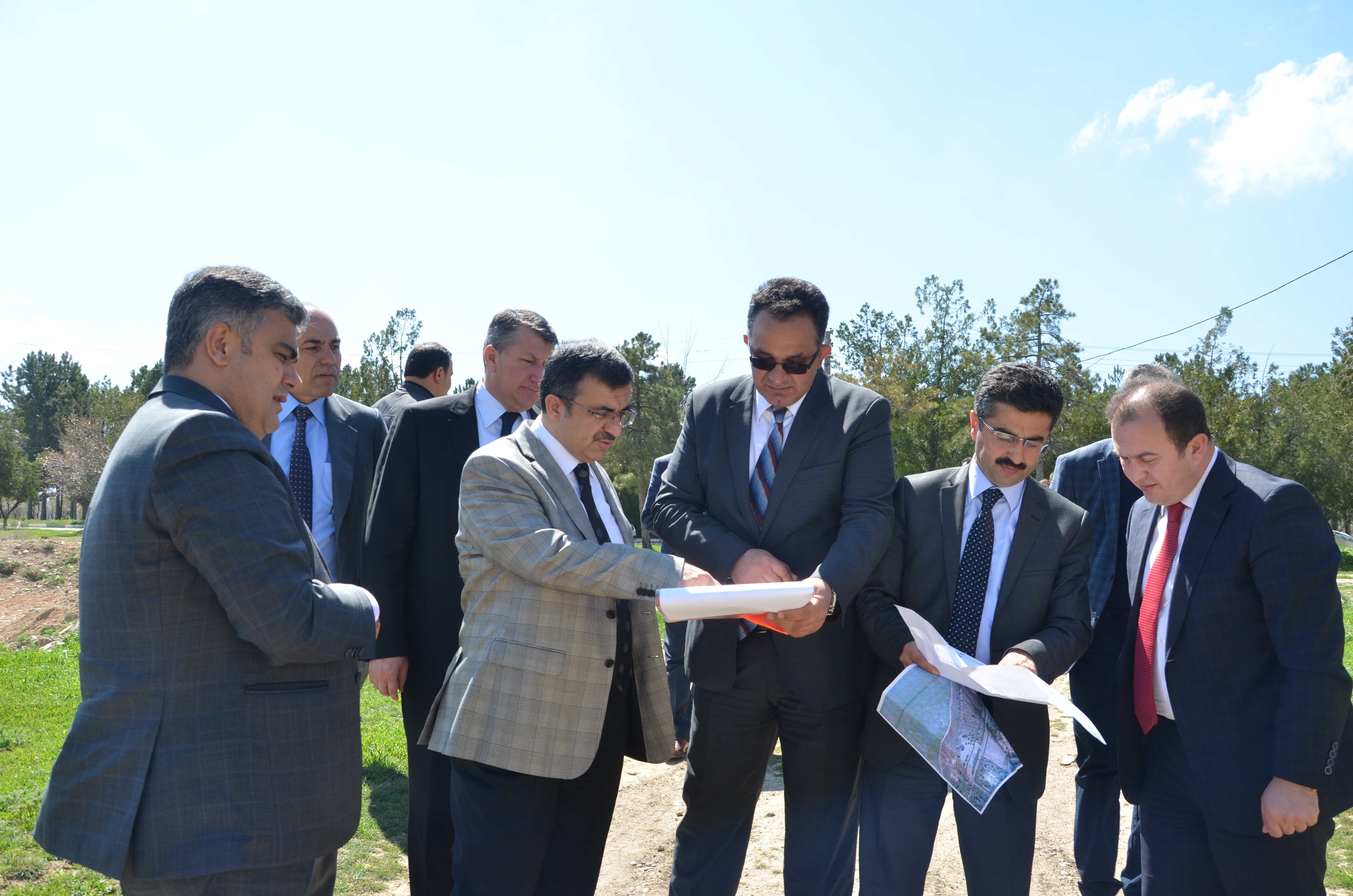 İLÇE TARIMA YENİ BİNA İÇİN SAHADA İNCELEMELERDE BULUNDU