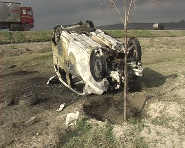 KAZA SONRASI, OTOMOBİL CAYIR CAYIR YANDI