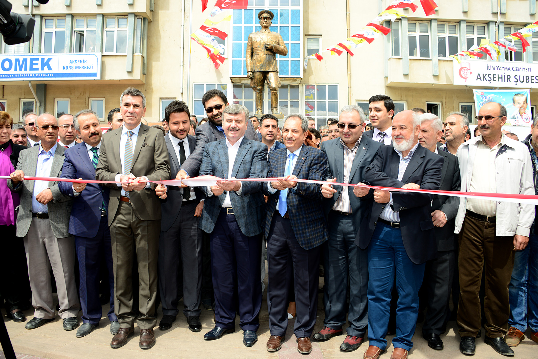 BÜYÜKŞEHİR’DEN İLÇELERE YATIRIM YAĞMURU BAŞLADI