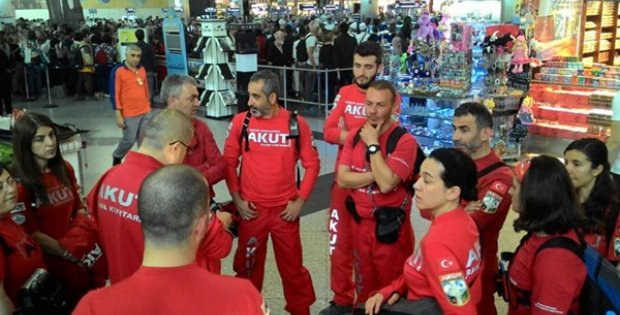 Akut Arama Kurtarma Gönüllüleri Nepal'de