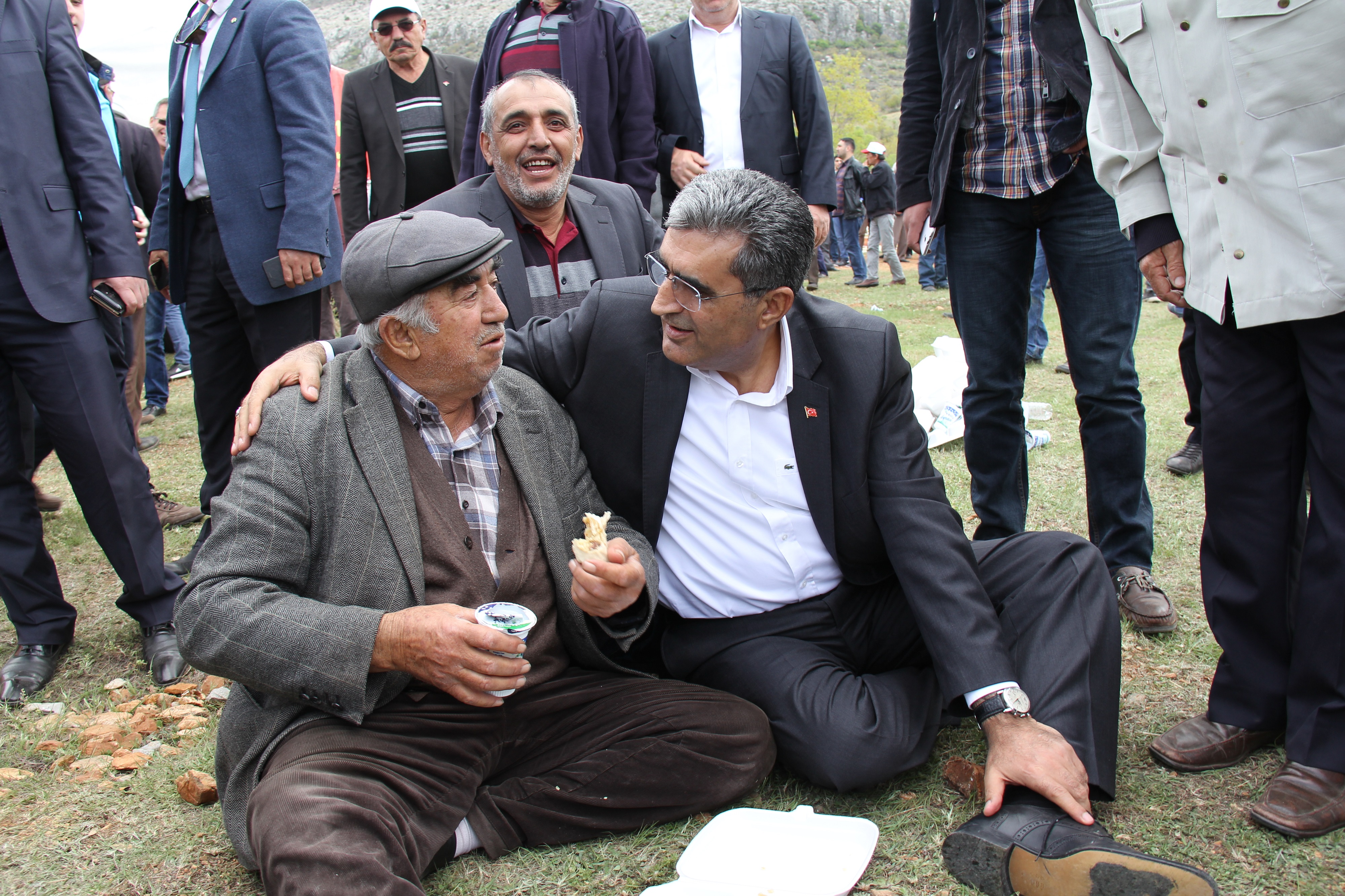 Recep Konuk ve Recep Şeker  Esnaf Ziyaretlerinin Ardından Yağmur Duasına Katıldı