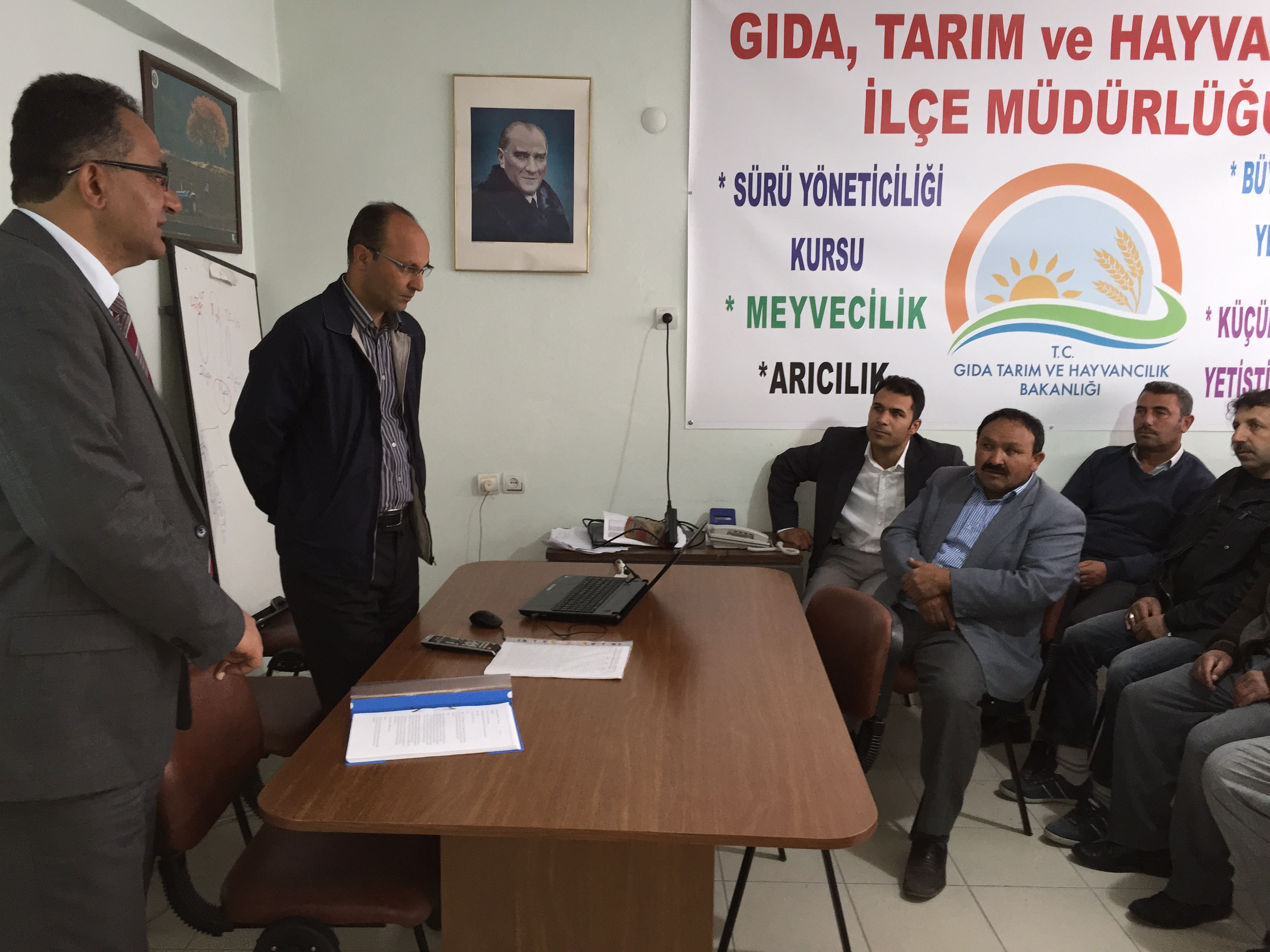 HAYVAN NAKLİYECİLERİNE YÖNELİK EĞİTİM ÇALIŞMASI DÜZENLENDİ.