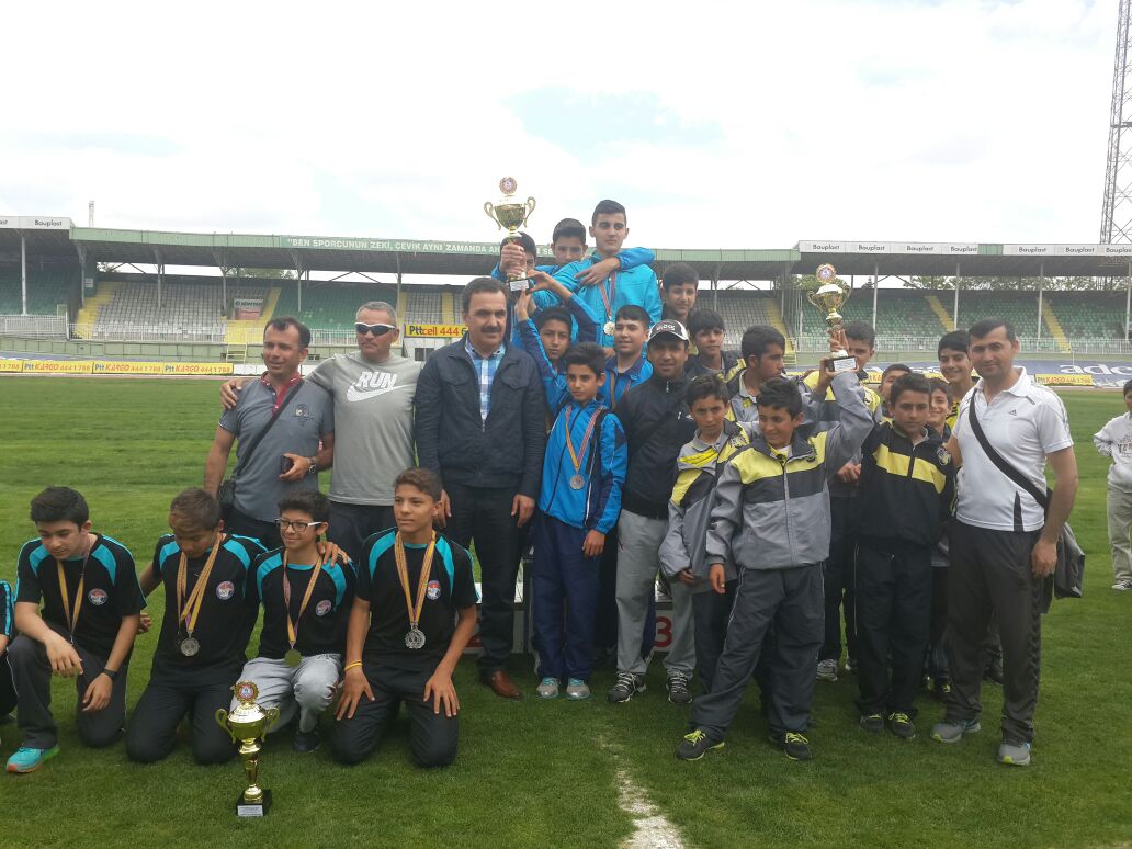 KÜÇÜKLER ATLETİZM TAKIMIMIZ FİNALLERDE YARIŞACAK