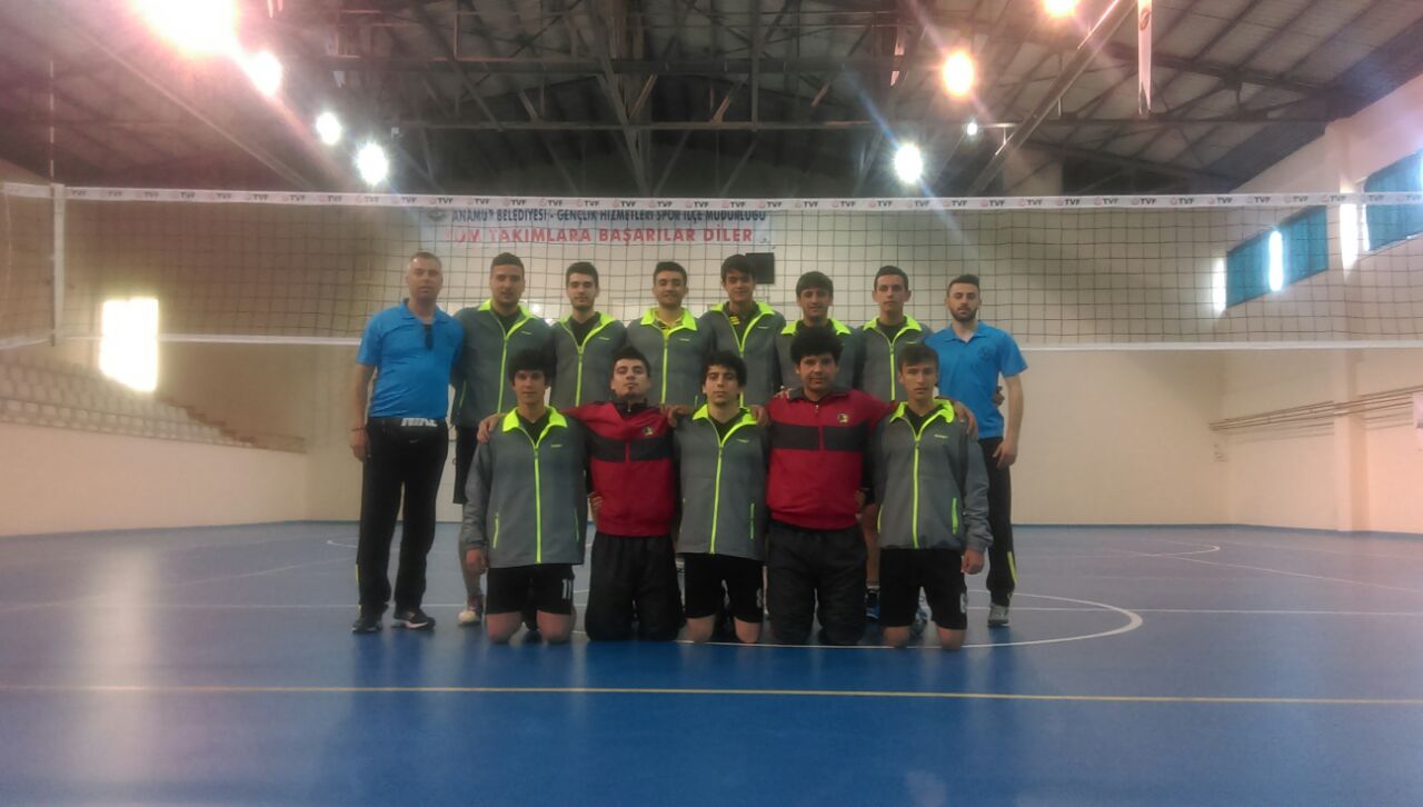 Gençler Voleybolcular Başarılarıyla Dikkat Çekiyor