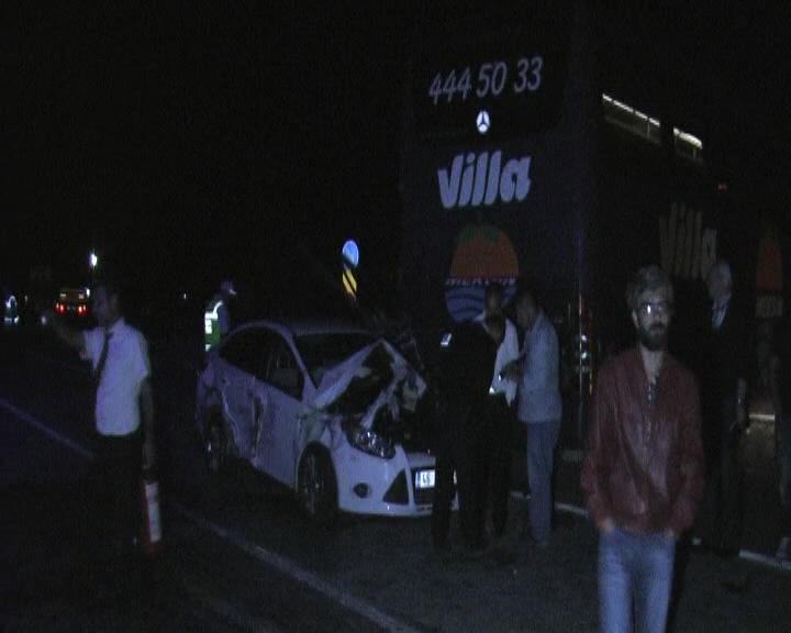 Yolcu Otobüsü Tır ve Otomobilin karıştığı kazada 1 kişi yaralandı