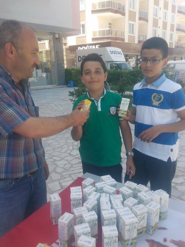 DSYB, DÜNYA SÜT GÜNÜNDE SÜT DAĞITTI
