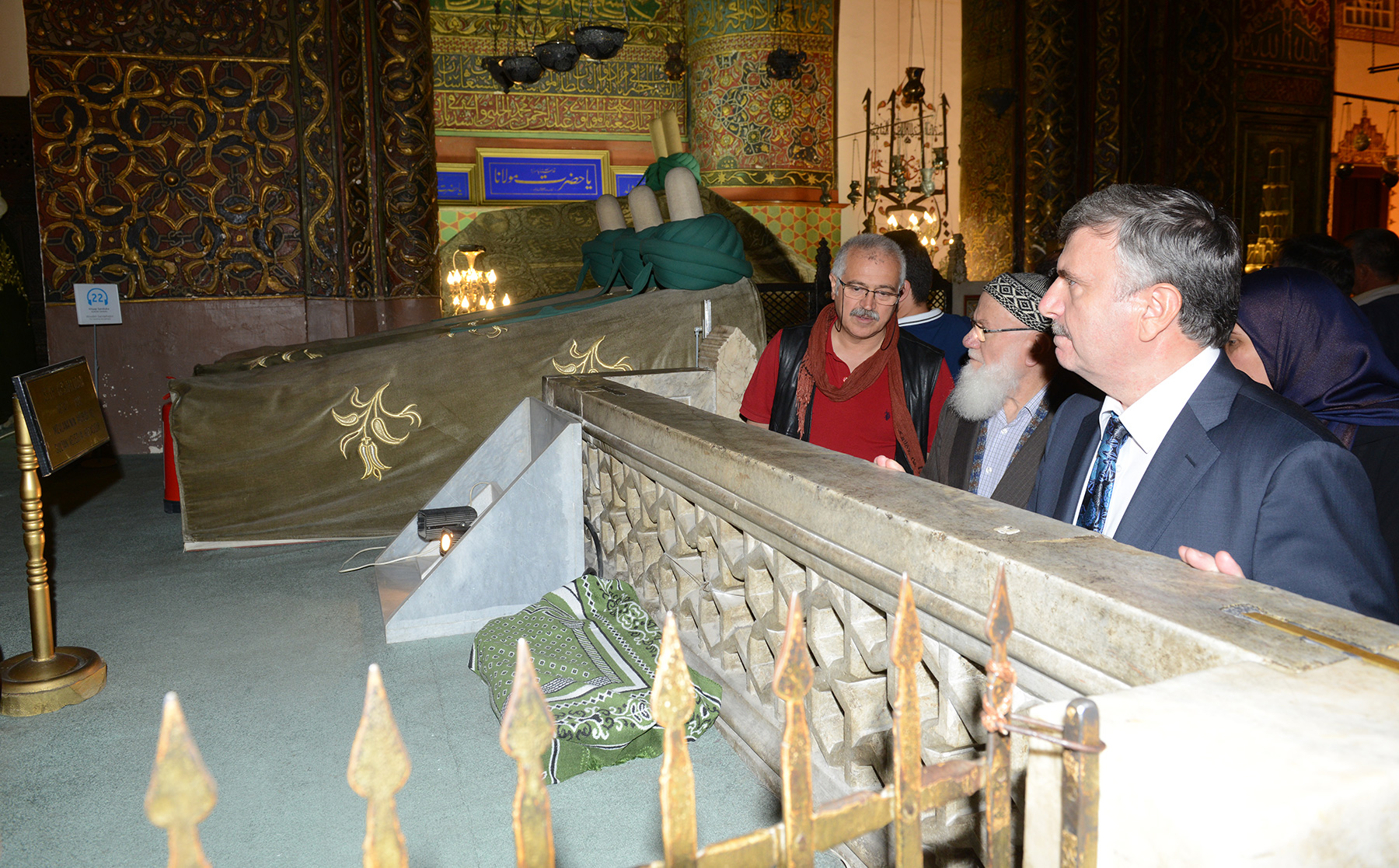 Başkan Akyürek Berat Kandili’nde Mevlana Meydanı’nda