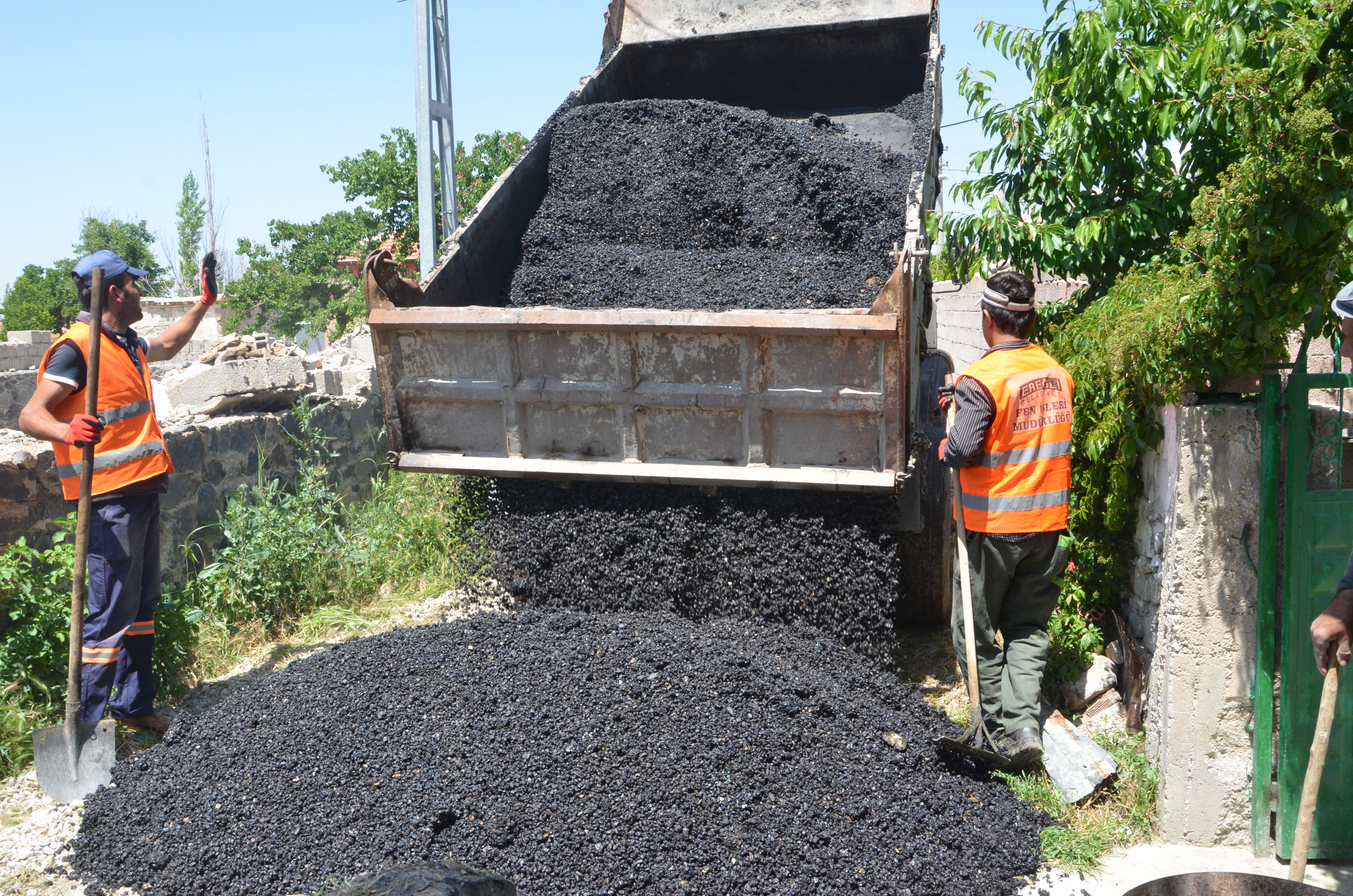 Sokaklar Asfaltla Tanışıyor