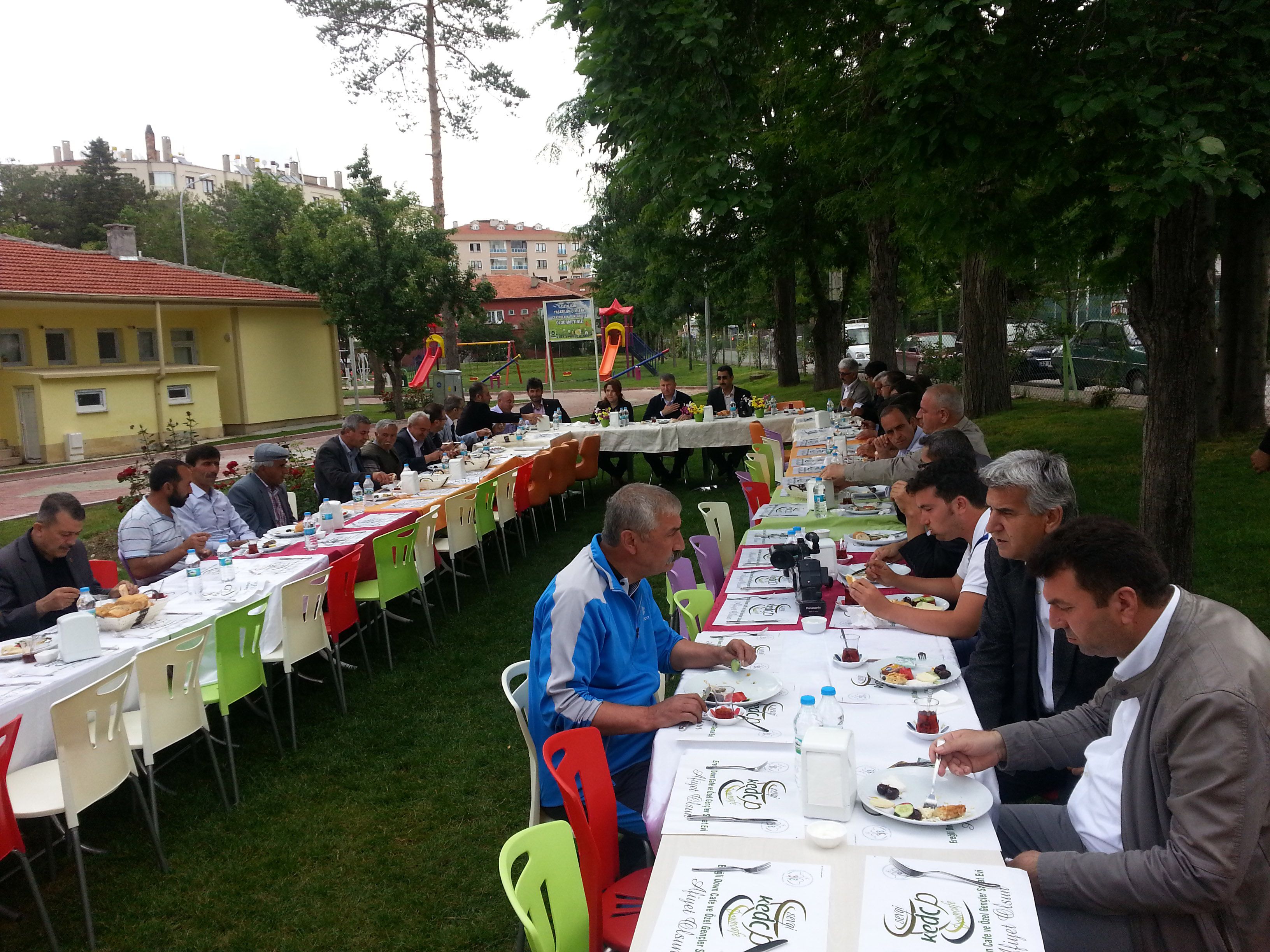 Ereğli Sevgi Down Cafe’de Muhtarlar, ‘‘Sevgi Futbol Takımı’’ İçin Buluştu