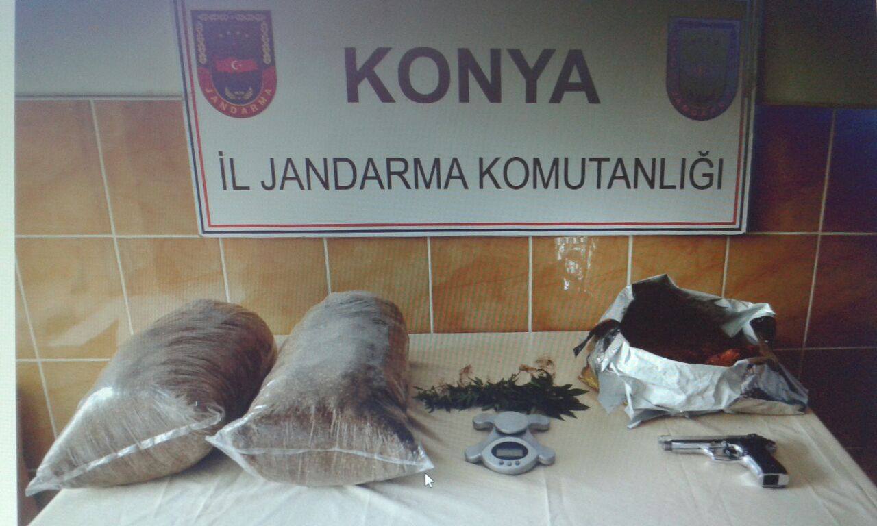 Jandarma’dan Uyuşturucu Tacirlerine Şafak Operasyonu 10 Gözaltı