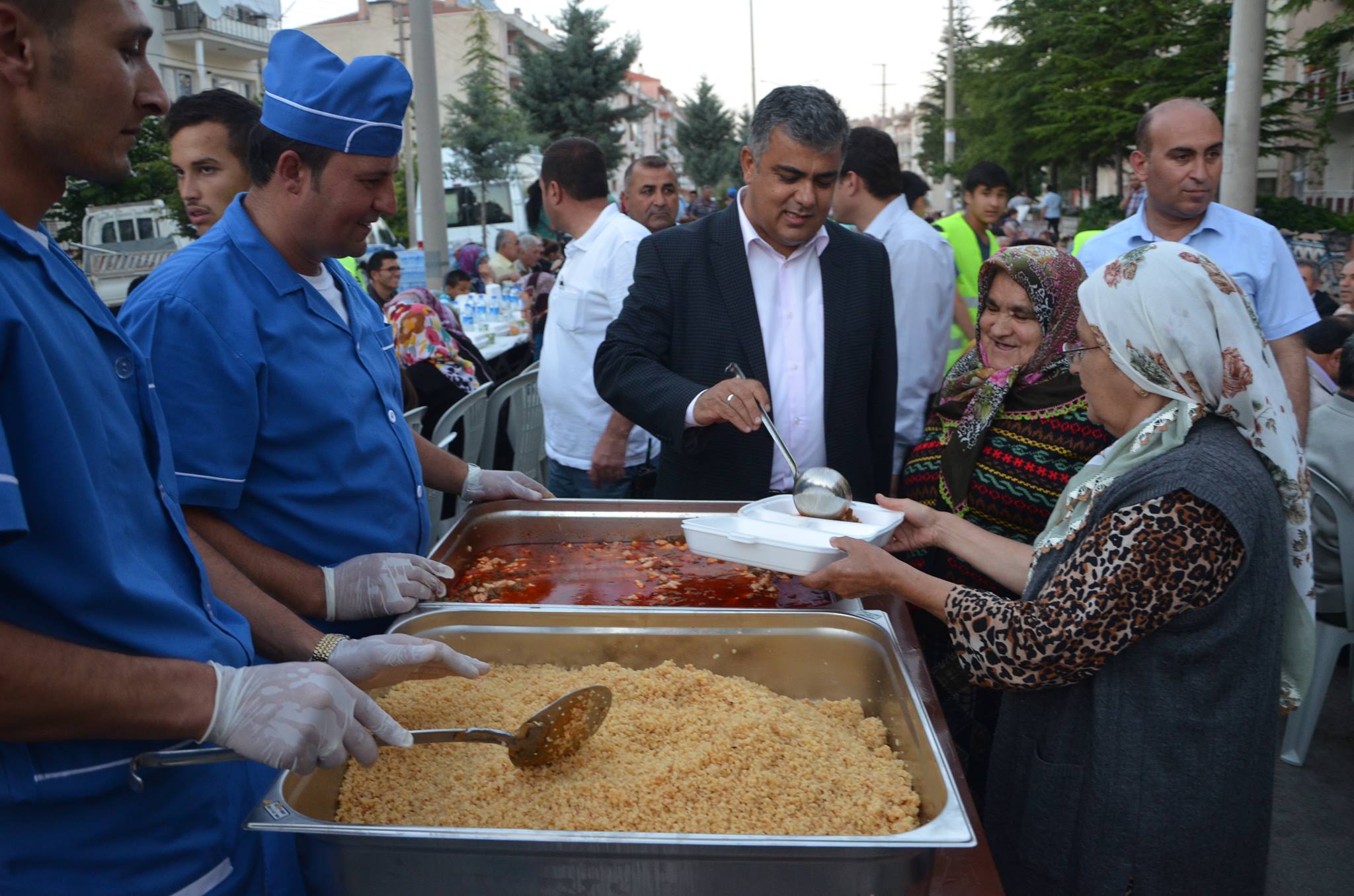 Mahallelerde İftar Çoşkusu             Yüzlerce Ereğlili İftarda Buluştu