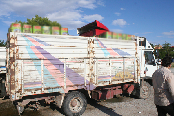Konya'da 13 ton kokmuş peynir ele geçirildi ekipler şok oldu!...