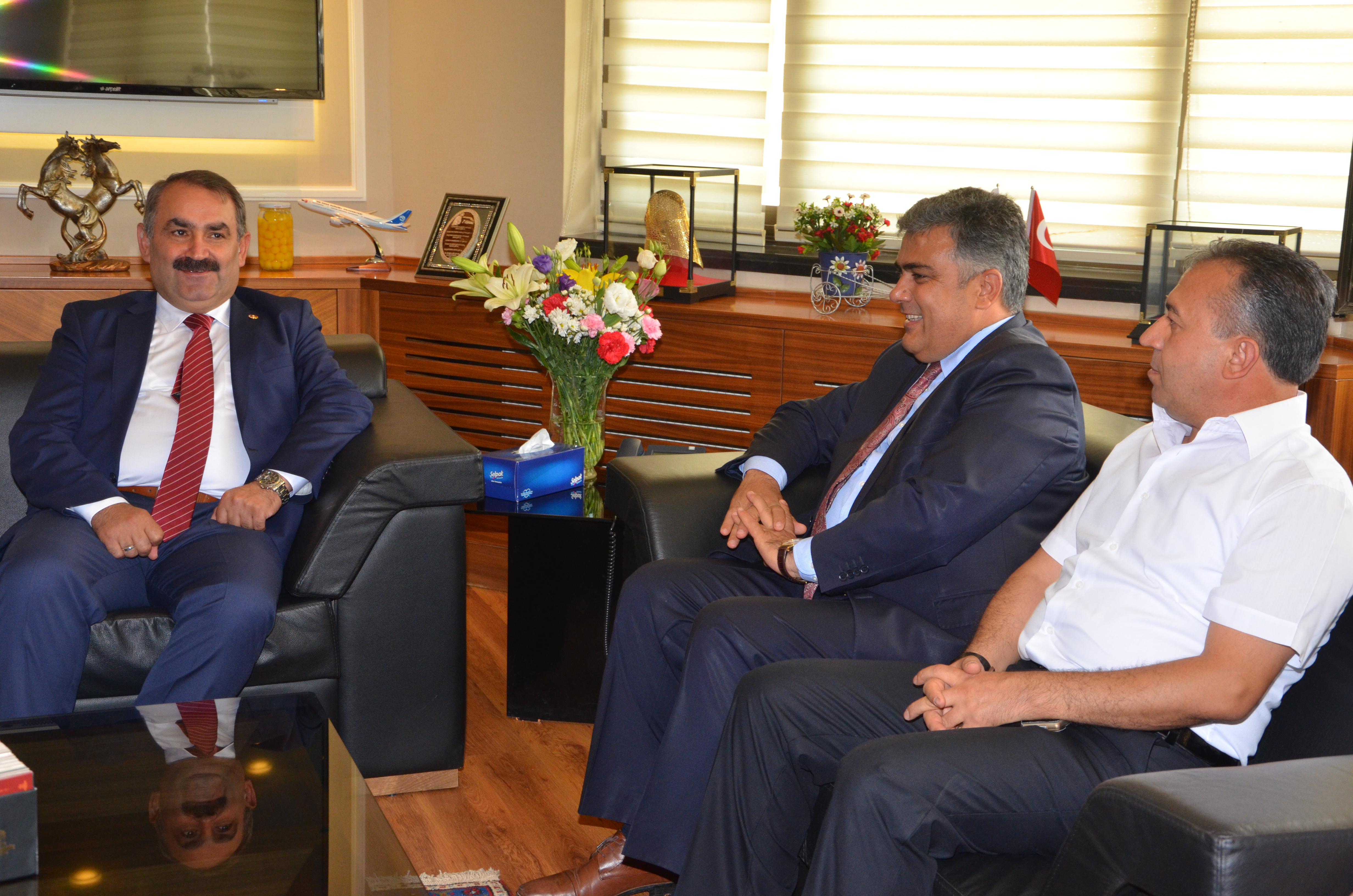 Etyemez Özgüven’i Ziyaret Etti