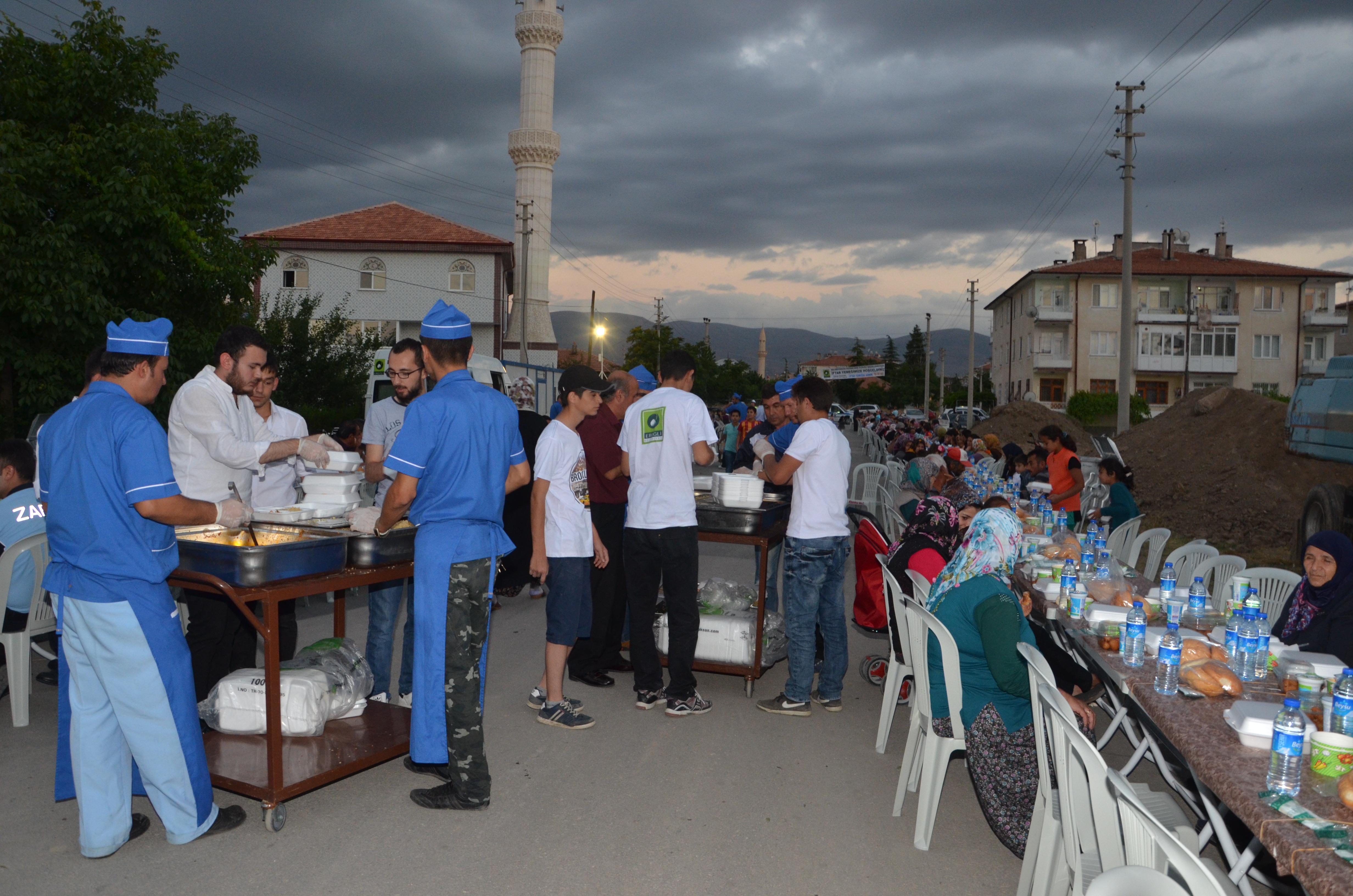 İftar Sofraları Hız Kesmiyor