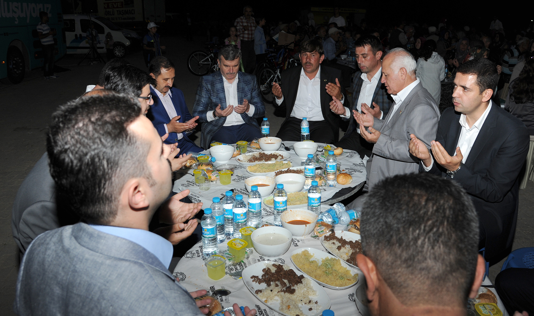 Akyürek: Müslüman Kardeşlerimize Dua Edelim