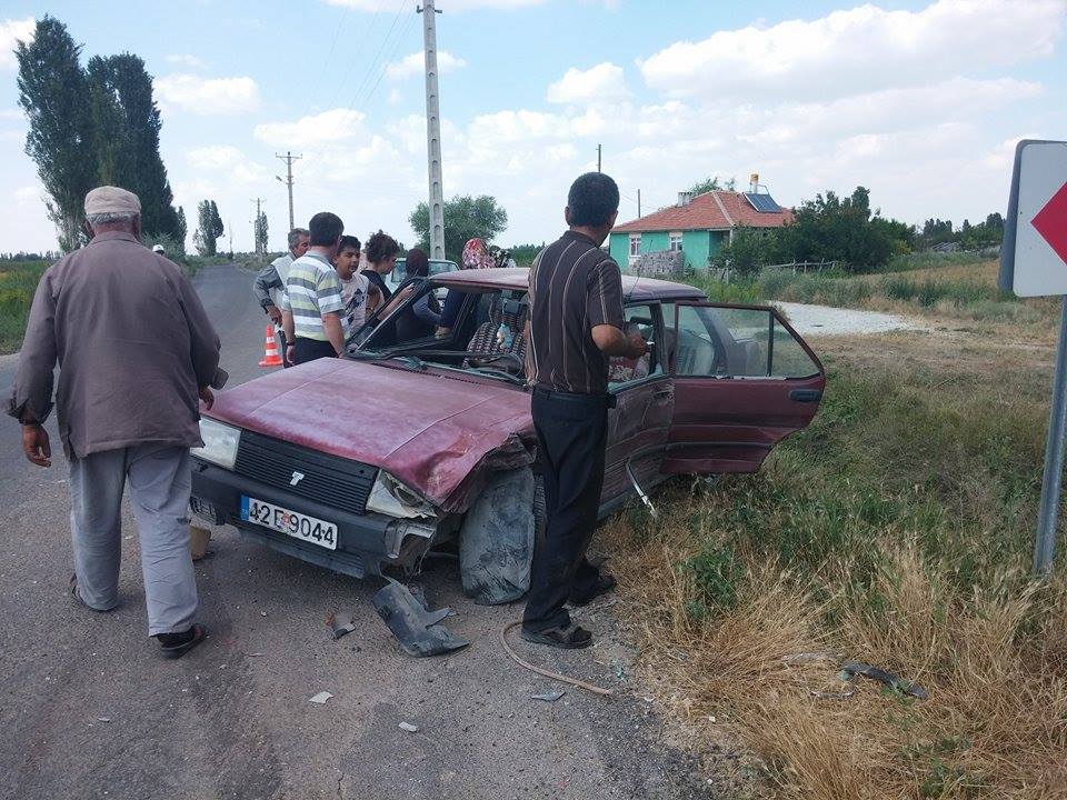 TÜRKMEN YOLUNDATRAFİK KAZASI 4 HAFİF YARALI