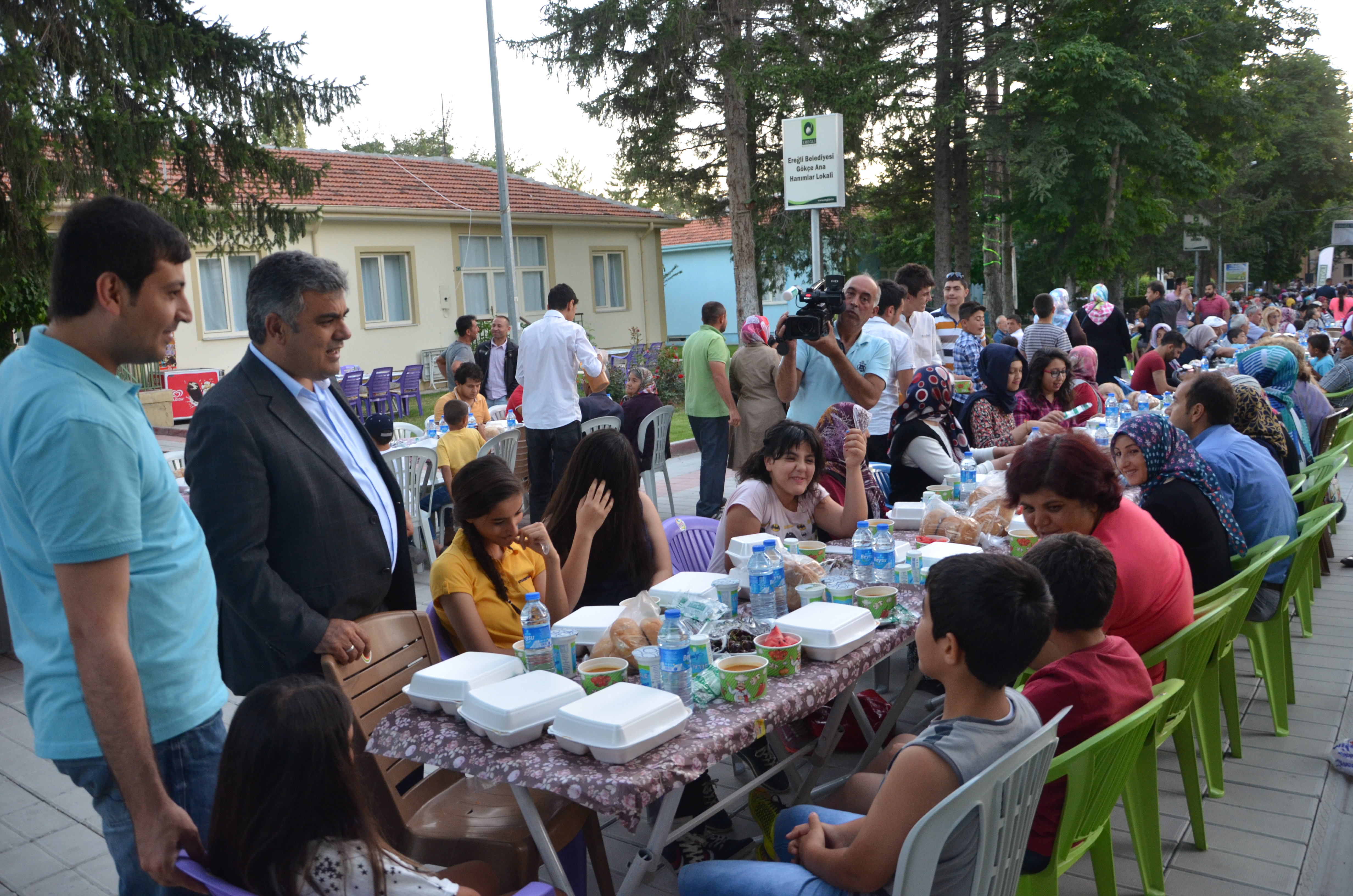 Belediyeden Muhteşem İftar 8 Bin Kişi İftarda Buluştu