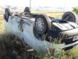 KARABURUN MEVKİİNDE TRAFİK KAZASI : 5 YARALI