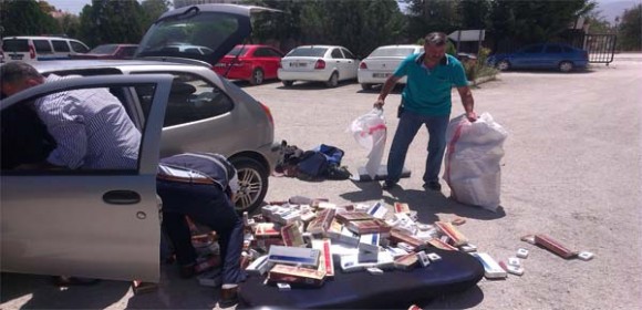 OTOMOBİL’DE KAÇAK SİGARA ELE GEÇİRİLDİ