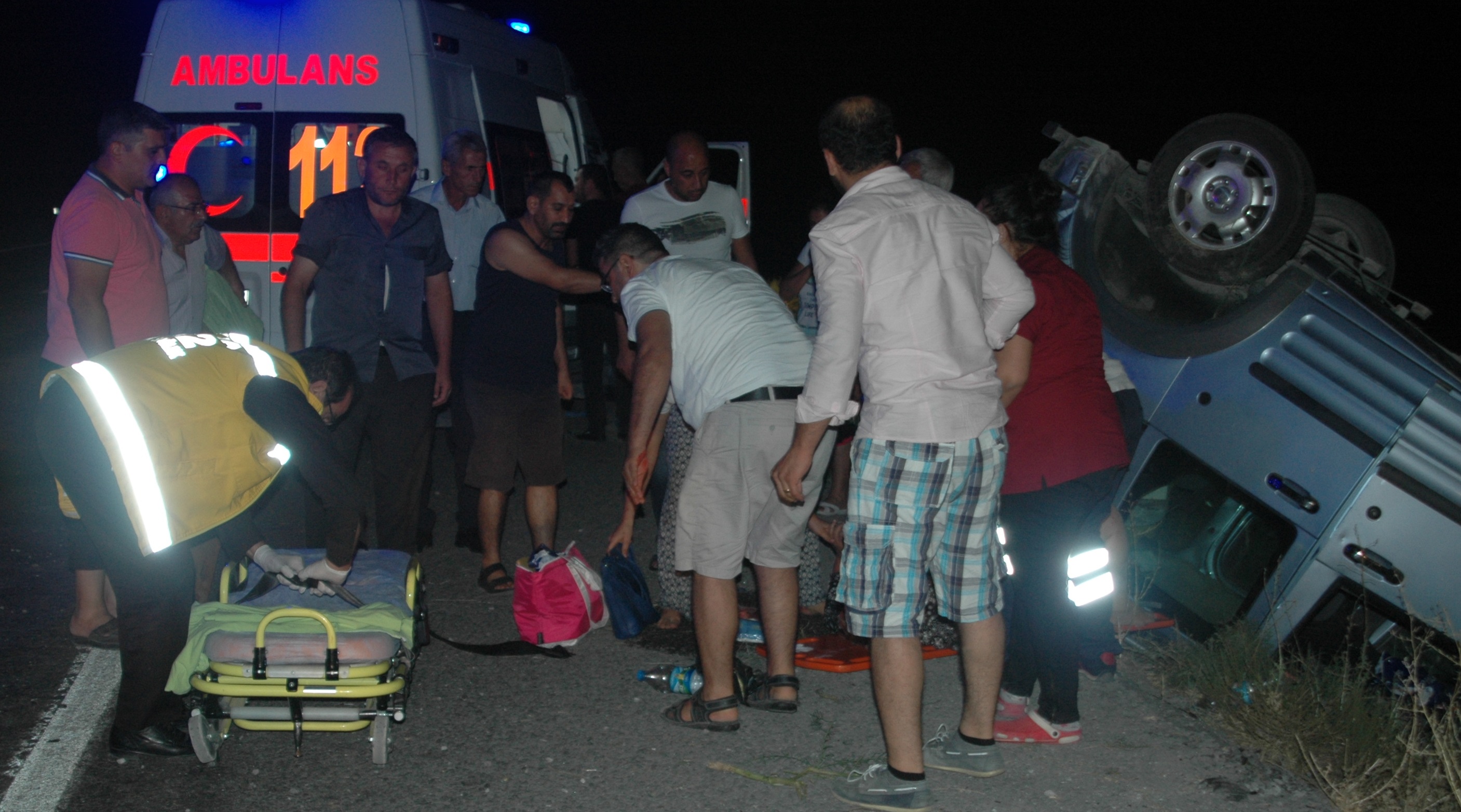 Kamyonet Takla Attı 5 Yaralı