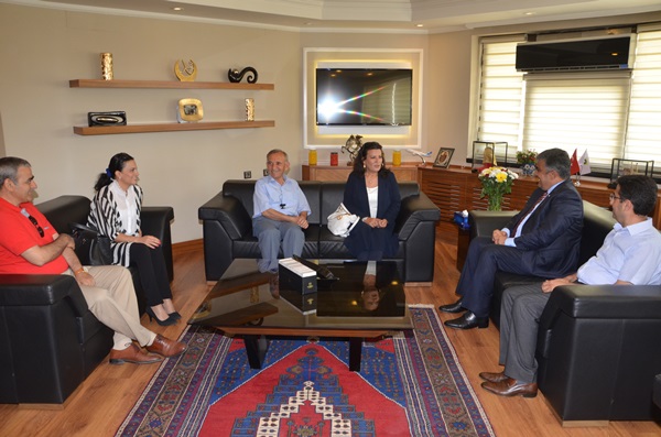 Eski Milli Eğitim Bakanı Nimet Baş Özgüven’i Ziyaret Etti