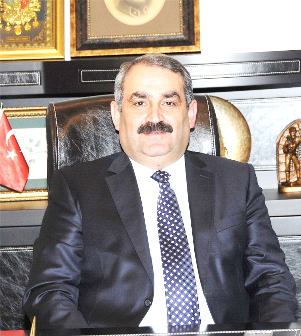 Etyemez sosyal medya üzerinden HDP Eş Başkanı Selahattin Demirtaş ve yöneticilerine yüklendi