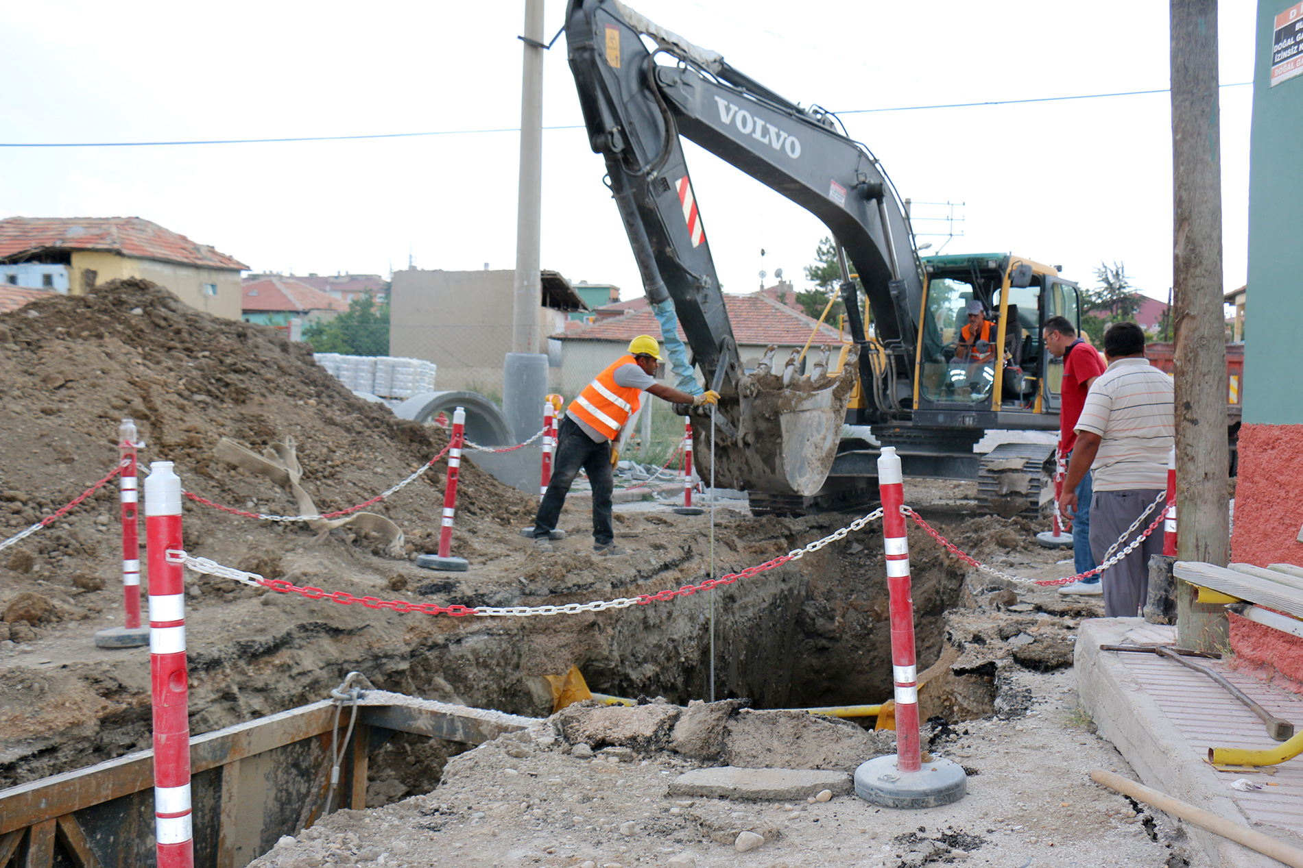 Ereğli ve Emirgazi’de Mahalleler Kanalizasyona Kavuşuyor