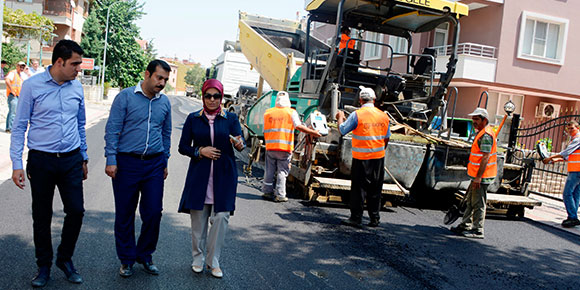 Meram'da Aynı Gün 5 Mahallede Asfalt