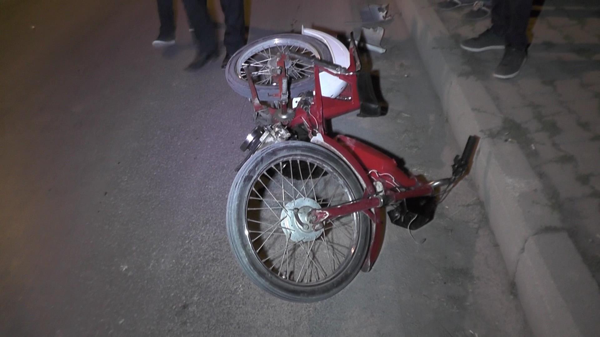 Minibüsle motosiklet çarpıştı: 1 yaralı