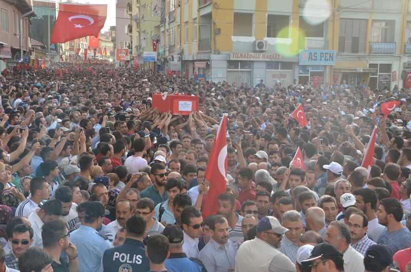 Ereğli’de Onbinler Şehidini Uğurladı