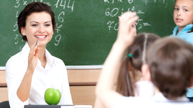 Öğretmenler okullar açılana kadar idari izinli sayılacak