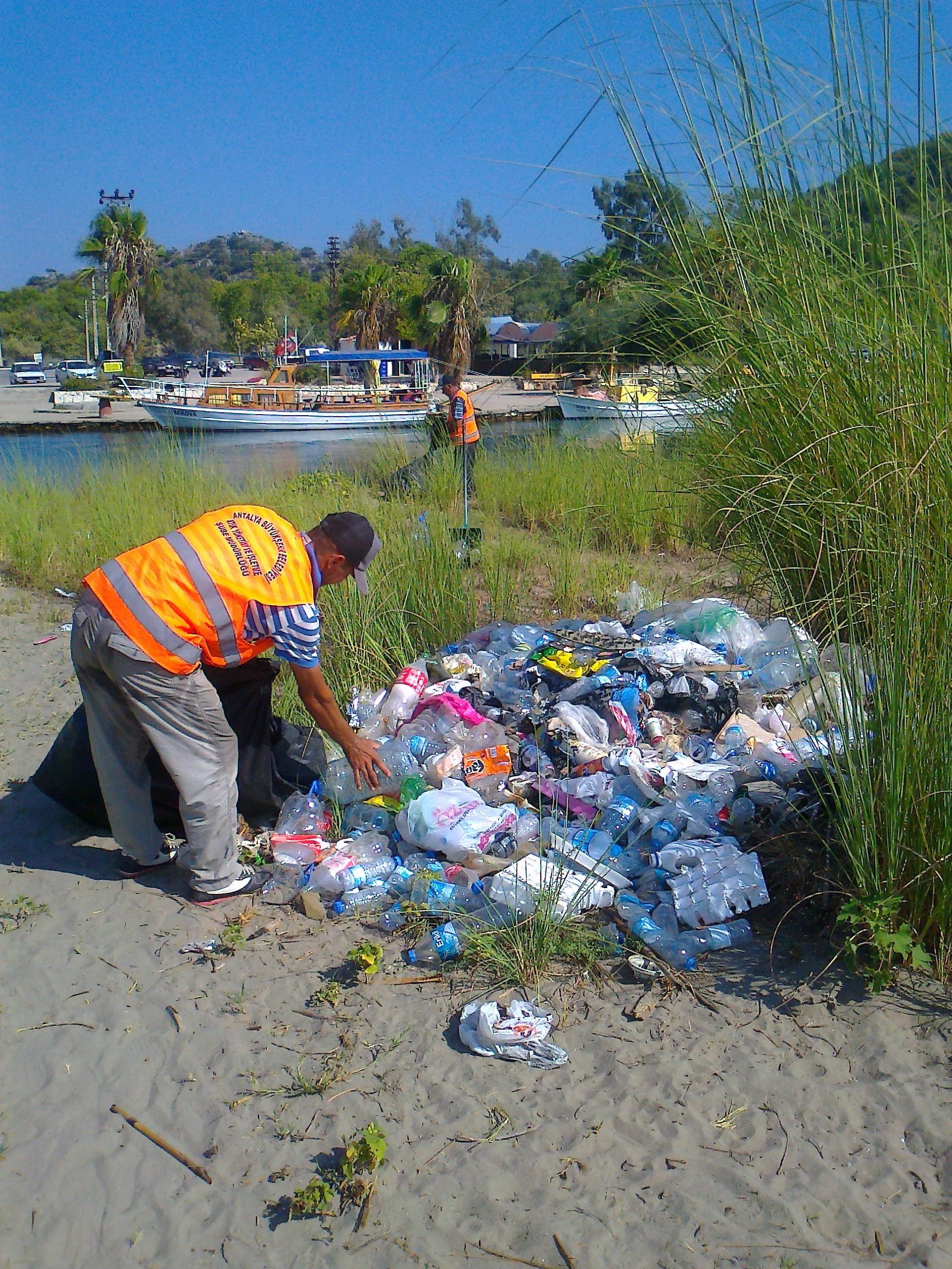 Çayağzı Plajı’na temizlik