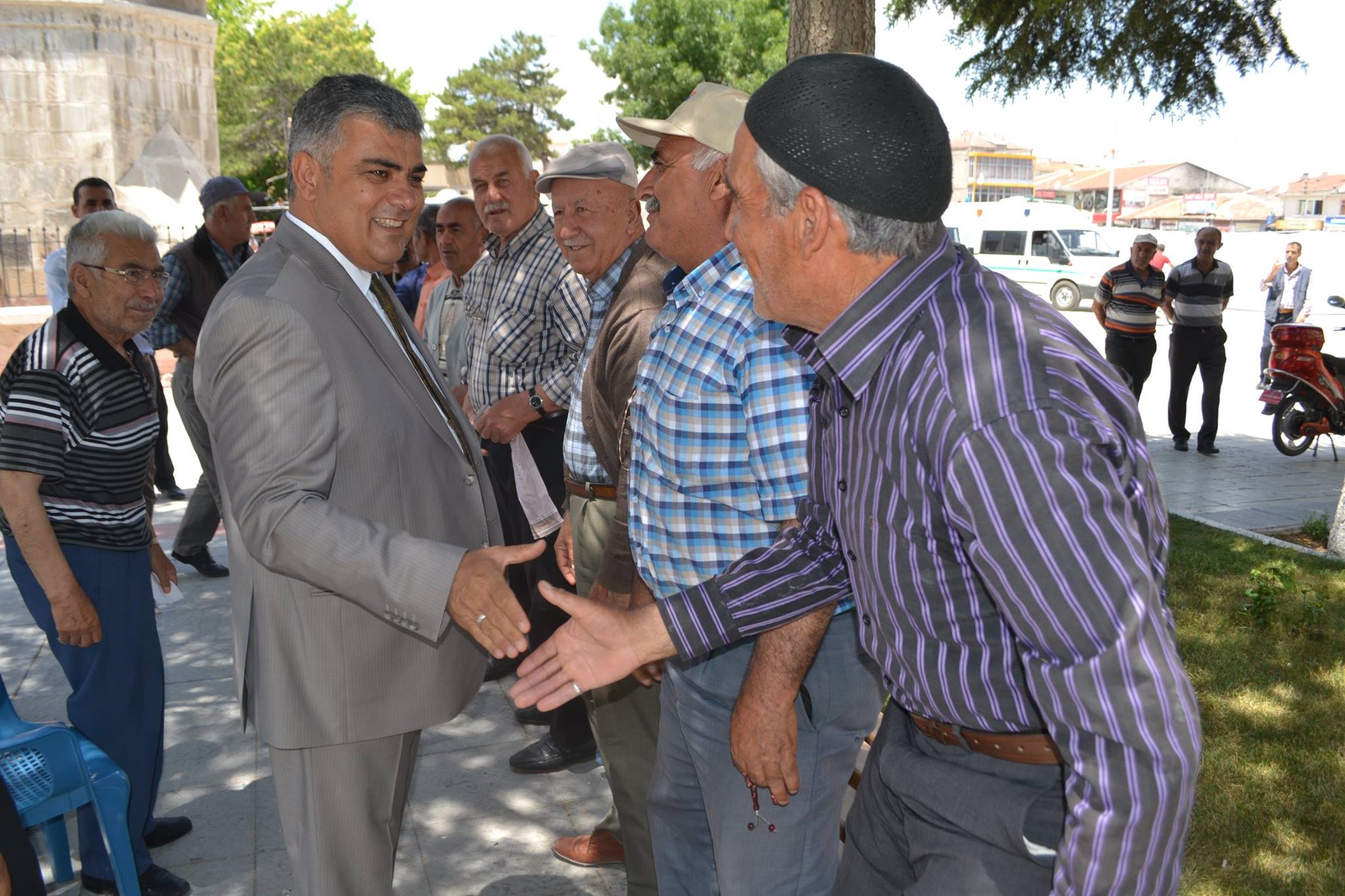 Özgüven: “Bayramlar Huzur ve Coşku Kaynağıdır”