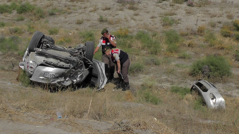 Yeni aldığı otomobil ile takla attı: 1 yaralı