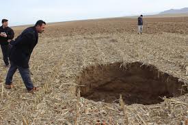 KARAPINAR’DA OBRUK KORKUSU