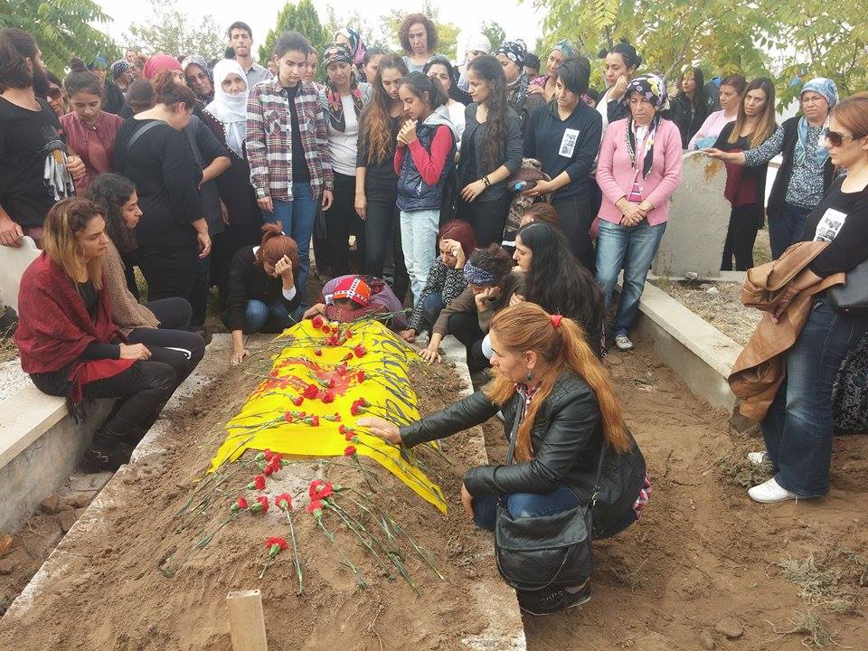 Patlamada Ölen Ereğlili Öğretmen  Zengen’de Toprağa Verildi