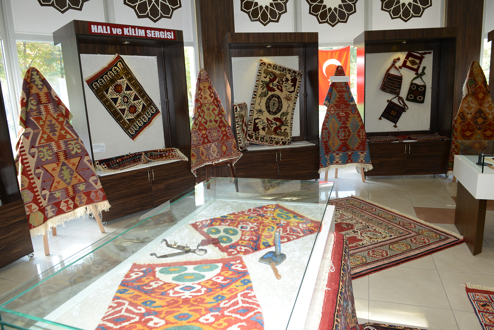 Halı ve Kilim Dokuma Geleneği KOMEK’te Canlanıyor