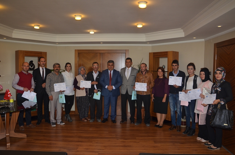 Kursiyerlere Sertifikaları Verildi