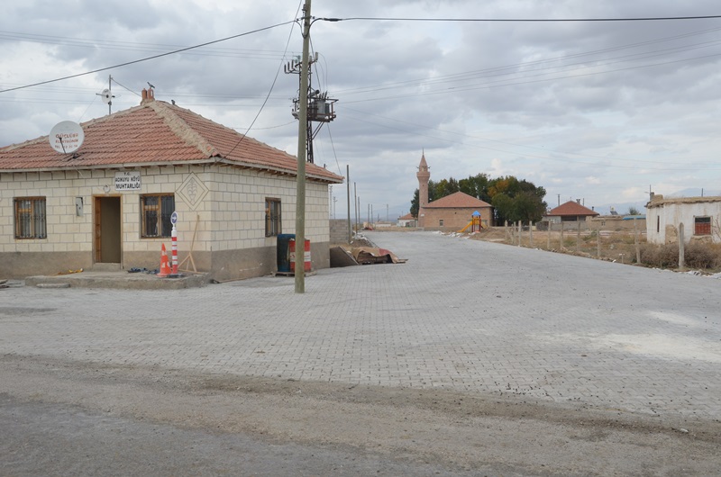 Köy Yolları Kilitli Taşla Kaplanıyor