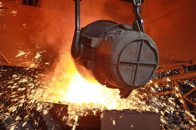 DÜNYA TİCARETİNDEKİ DARALMA ÇELİK SEKTÖRÜNÜ ZORLUYOR