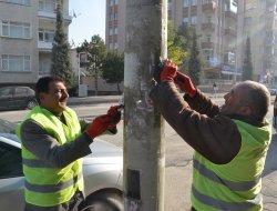 Çevre Kirliliği Yaratan Afişler Temizleniyor