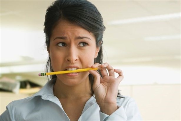 GÜNLÜK ALIŞKANLIKLAR DİŞLERE ZARAR VEREBİLİYOR