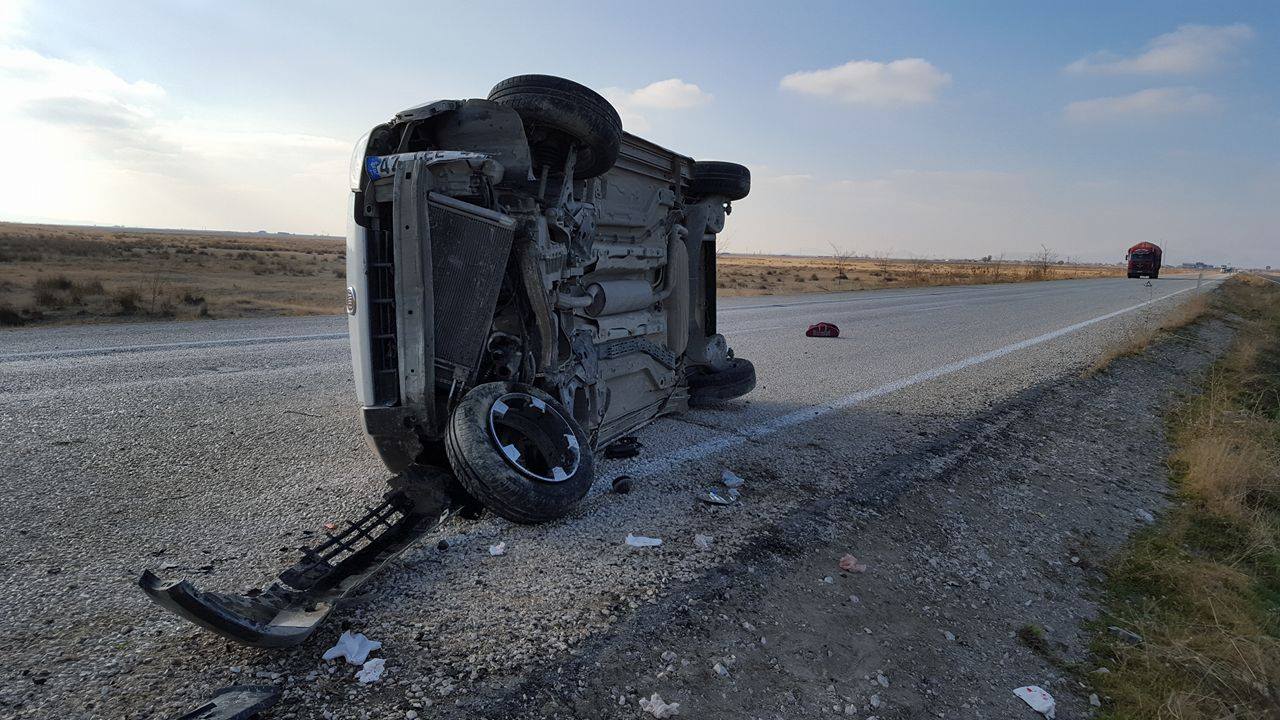 OTOMOBİL TAKLA ATTI : 1YARALI