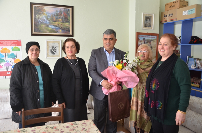 "Vefakar ve Cefakar Kadınlarımızın Yanındayız"